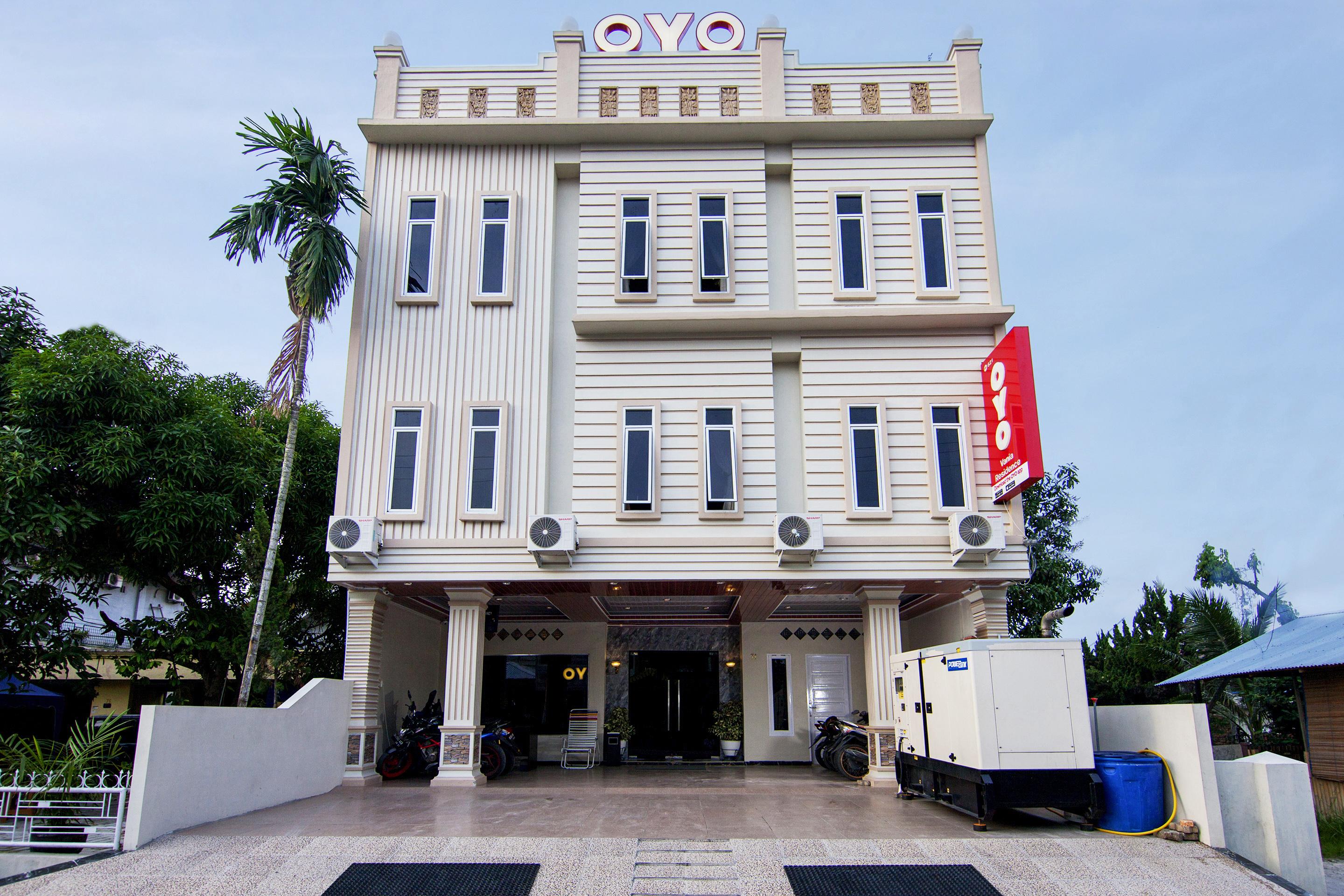 Vaccinated Staff - OYO 621 Vania Residence Medan Exterior foto