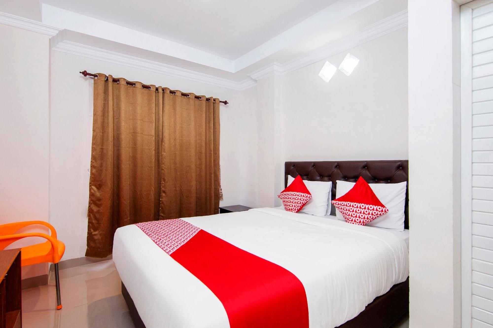 Vaccinated Staff - OYO 621 Vania Residence Medan Exterior foto